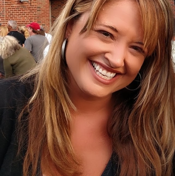 Meet your Posher, Nycki - Picture 2 of 3